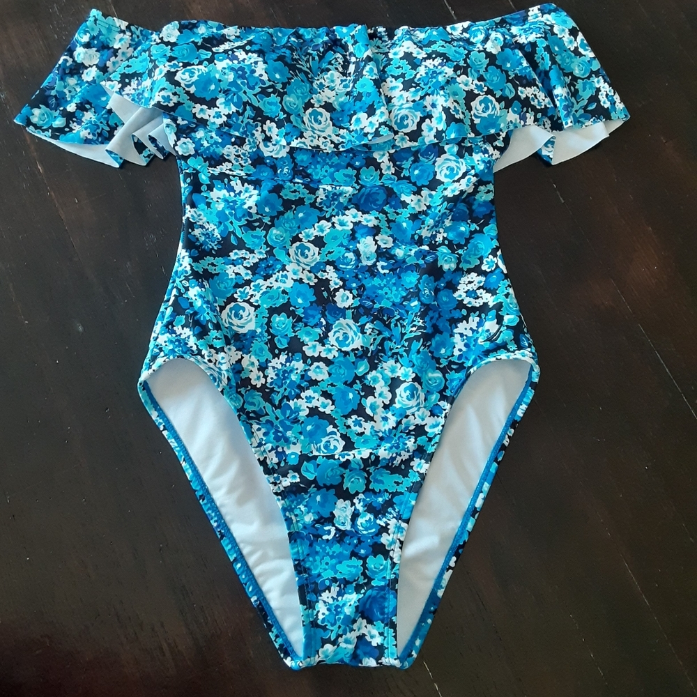 Nautica swimwear 🤑New price in Clearance for15!!